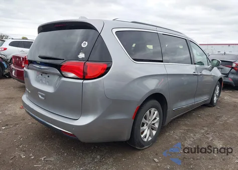 2018 Chrysler Pacifica Touring L z USA, uszkodzony, nr VIN 2C4RC1BG6JR246167